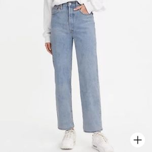 Levi's RIBCAGE Straight Ankle Jeans